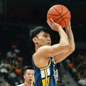 PG电子中国官网-今晚青岛vs广东大名单：胡明轩、徐杰出战，王奕博在列